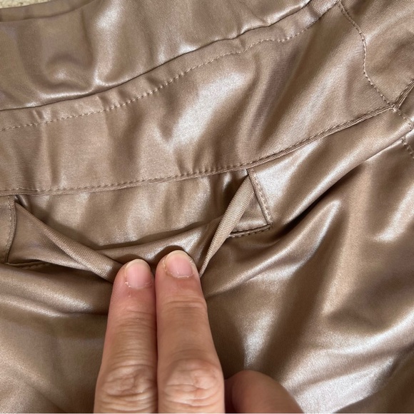 🔴 $5 Sale Solitaire Pull On Tan Metallic Jeggings  NWT - Picture 8 of 9